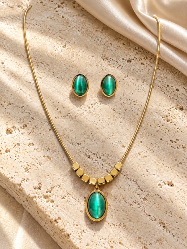 Radha Anti-Tarnish Pendant Set