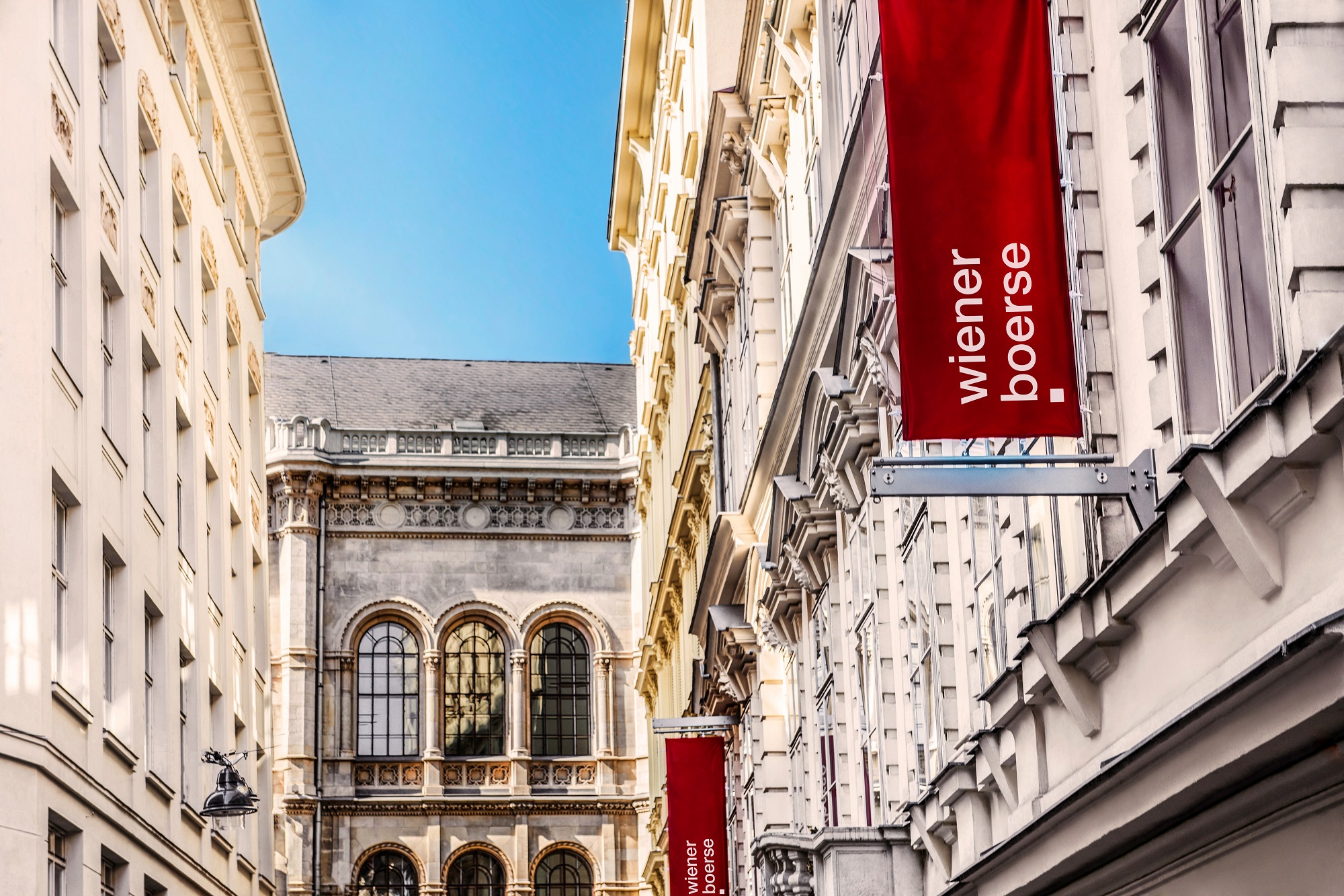 Beitrags Bild: Interview mit Mag. Marco Wolfsberger, LL.M. – Jurist bei der Wiener Börse