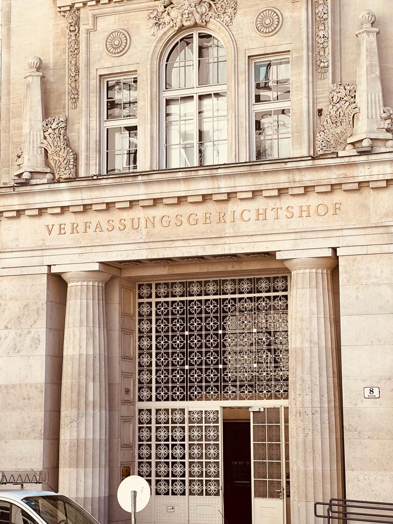 Beitrags Bild: Gebührenfreier Empfang von ORF-Programmen über Internet ist verfassungswidrig