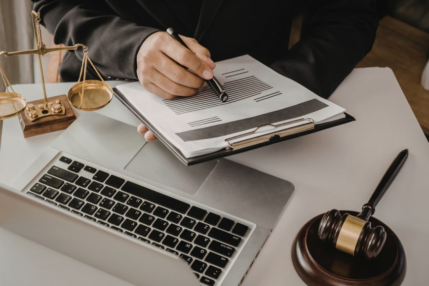 Beitrags Bild: Rechtliche und steuerrechtliche Vor- und Nachteile einer GmbH & Co KG