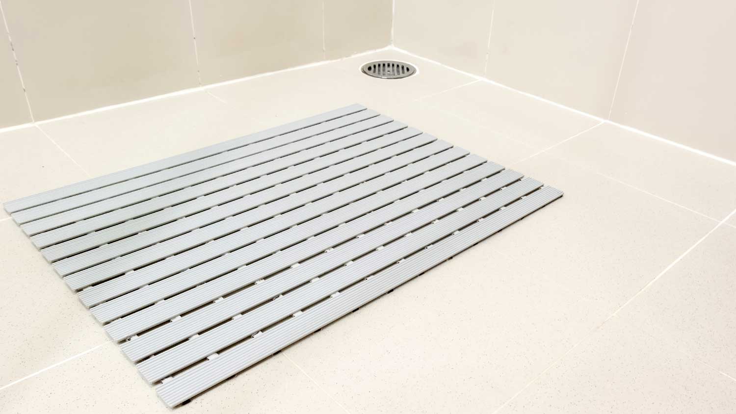 Non-slip mat in the shower