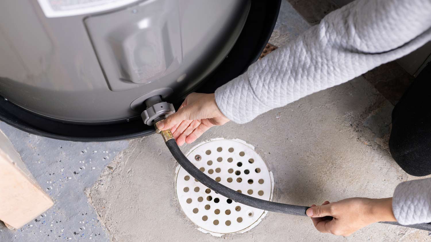 connecting hose to water heater