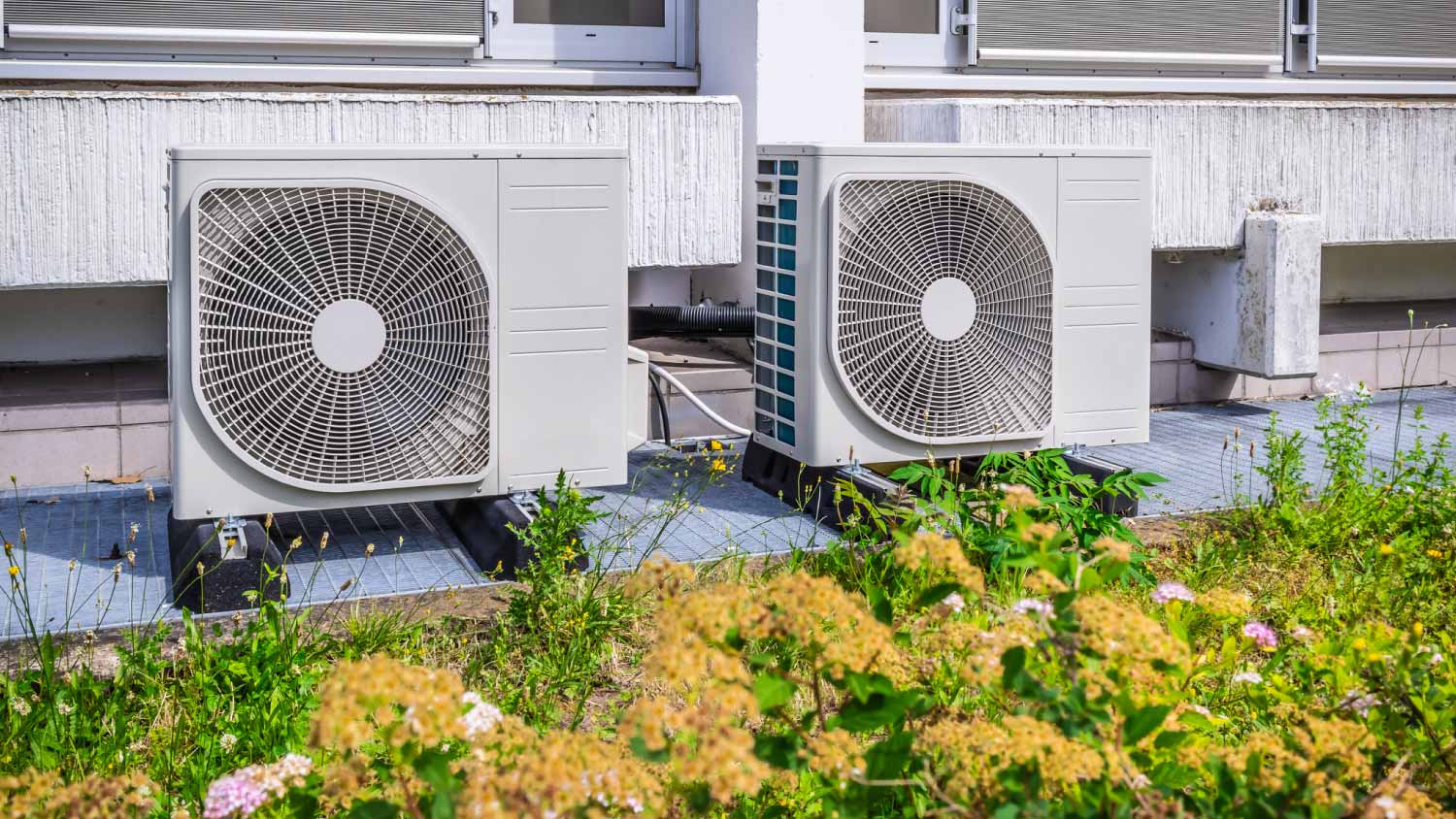 Heating and cooling pump