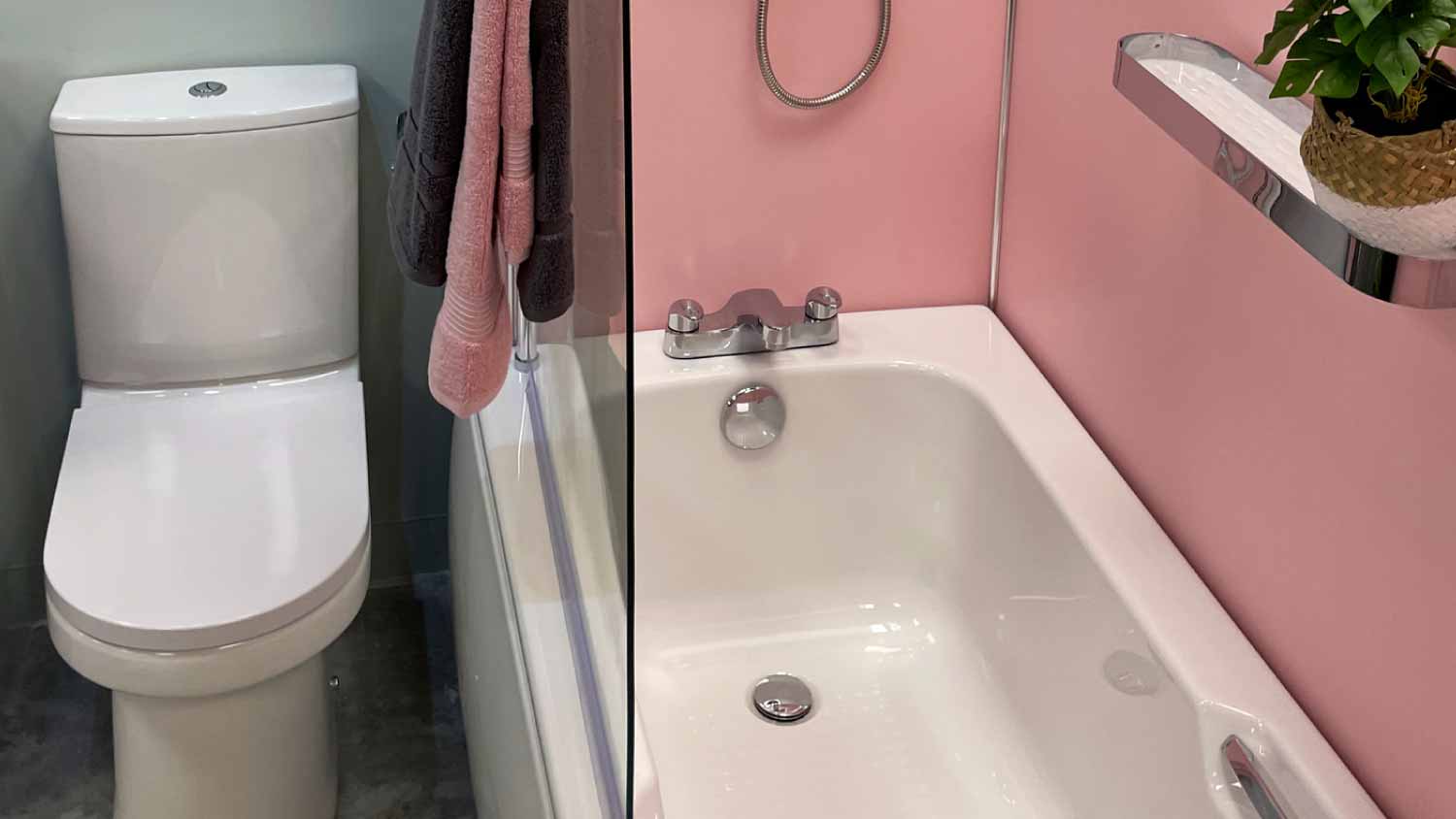 Bathroom with bathtub