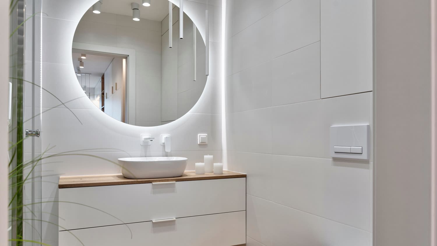led lit mirror in bathroom