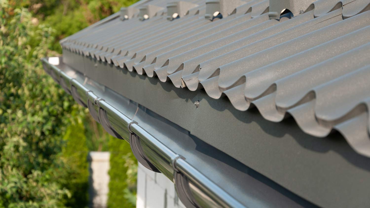 metal roof and gutter