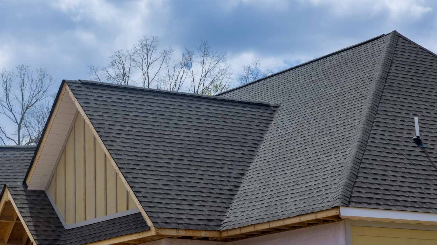 Asphalt shingles roofing construction