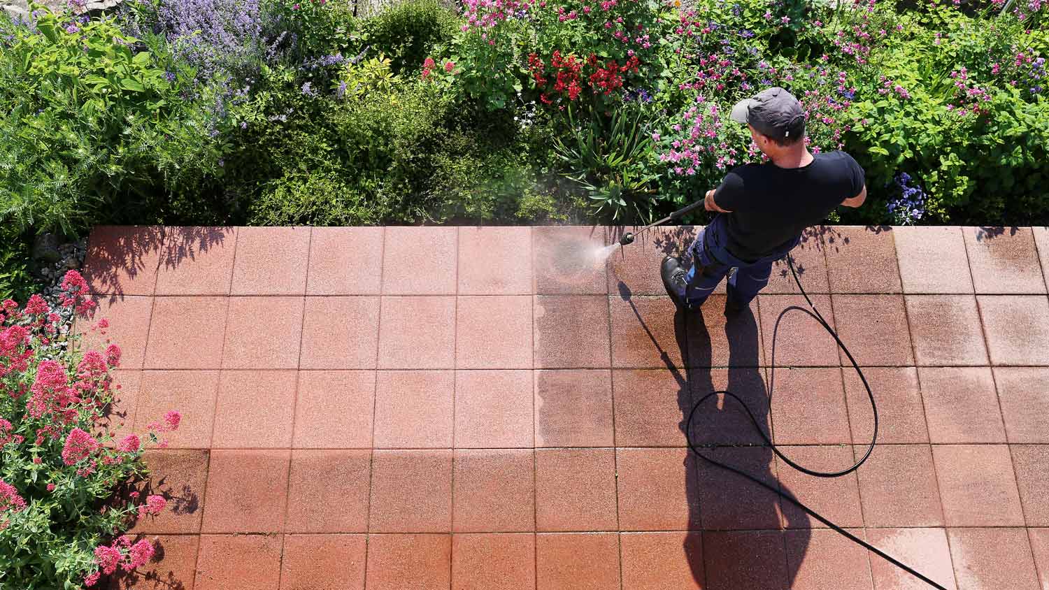 Cleaning stone slabs with the high-pressure cleaner