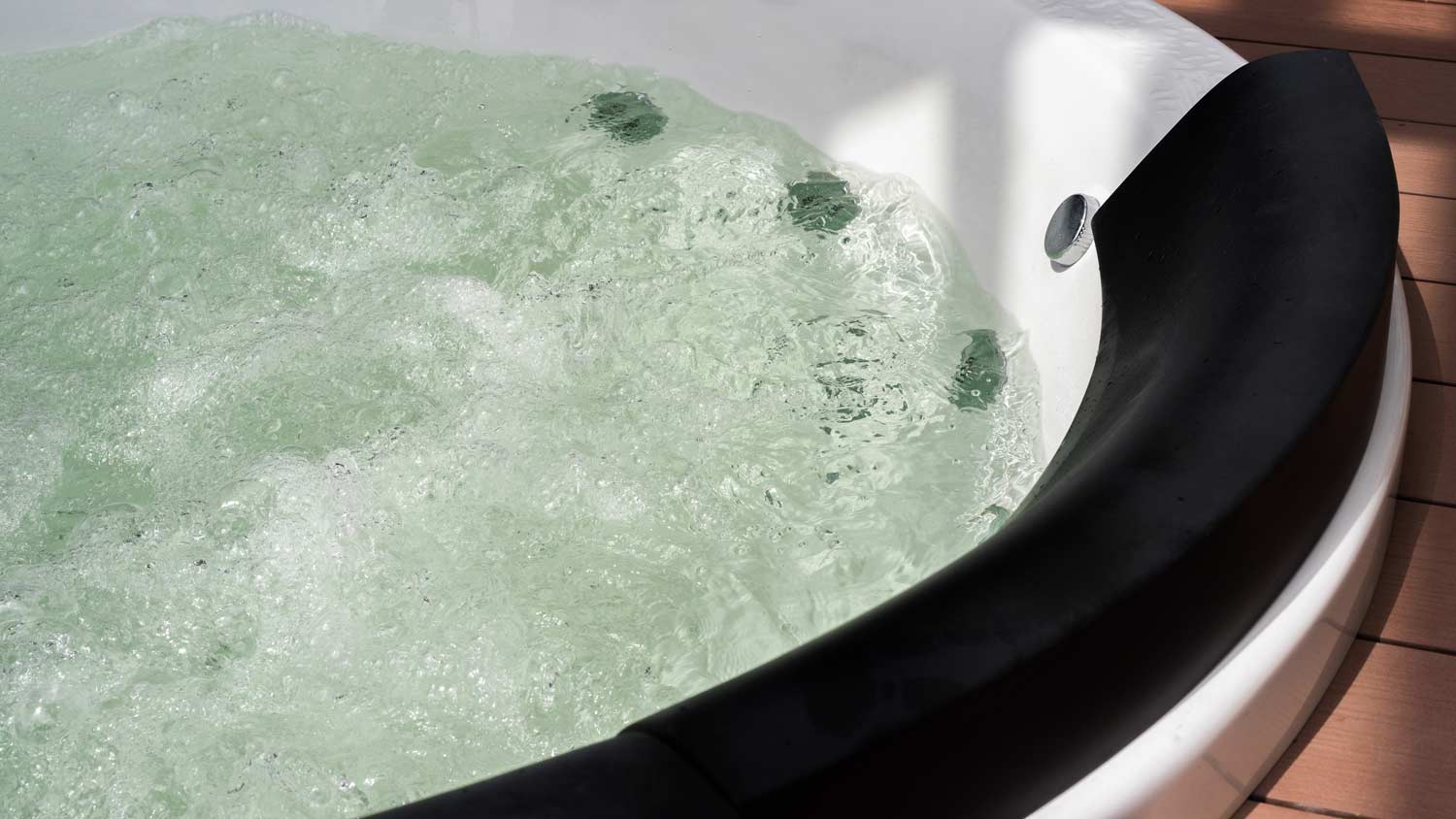 algae growth swim spa