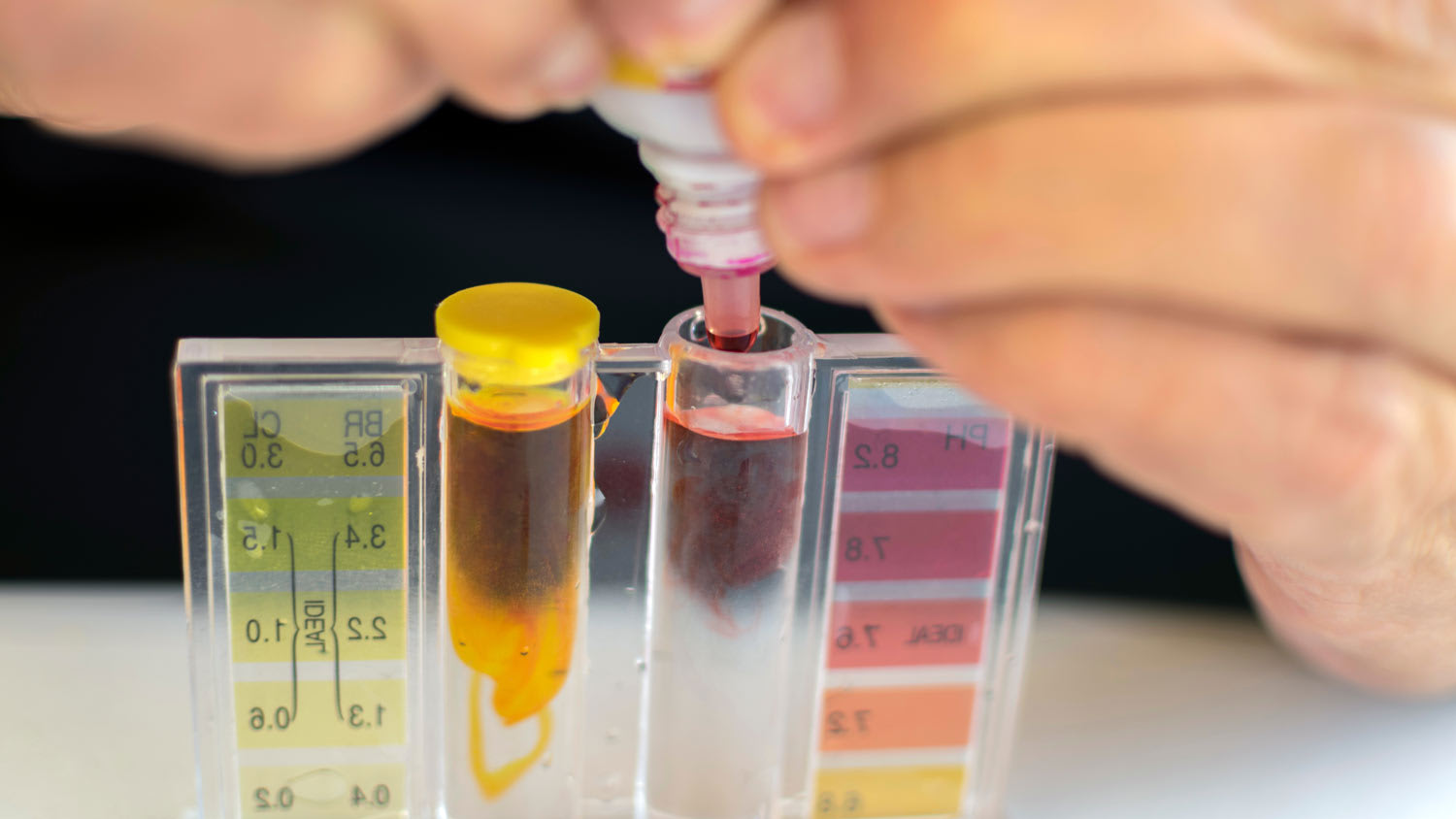 measuring chlorine levels in swim spa