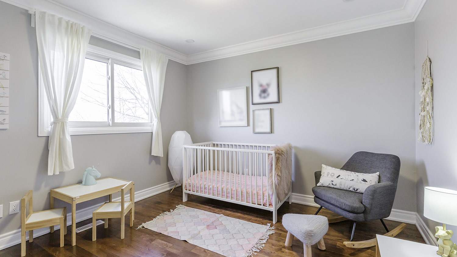 Child's room with crown molding