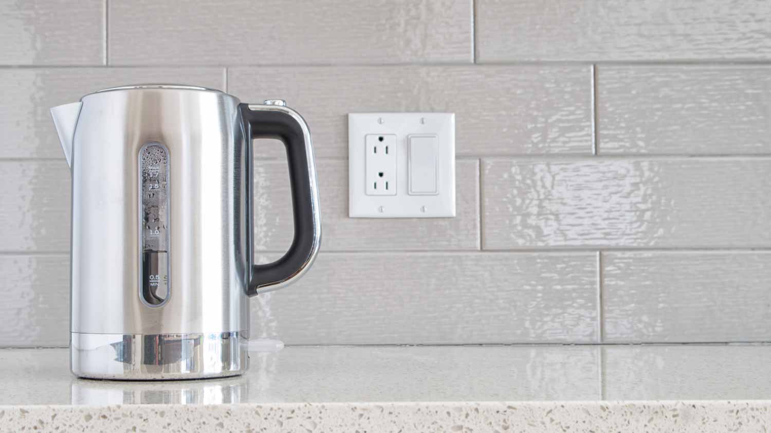 electric stainless plugged into an outlet