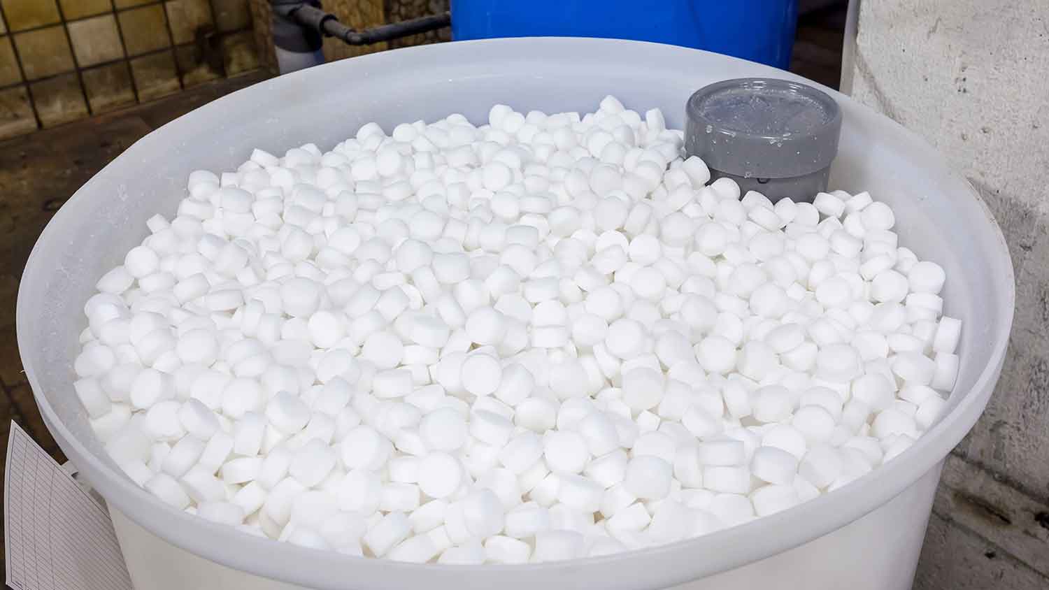 Salt pellets in a water softener