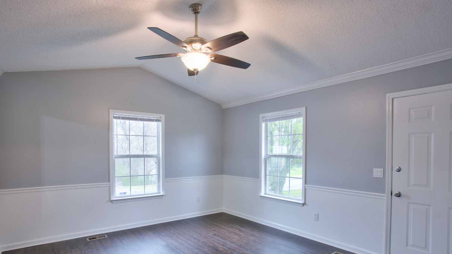 Fan in a gray living room