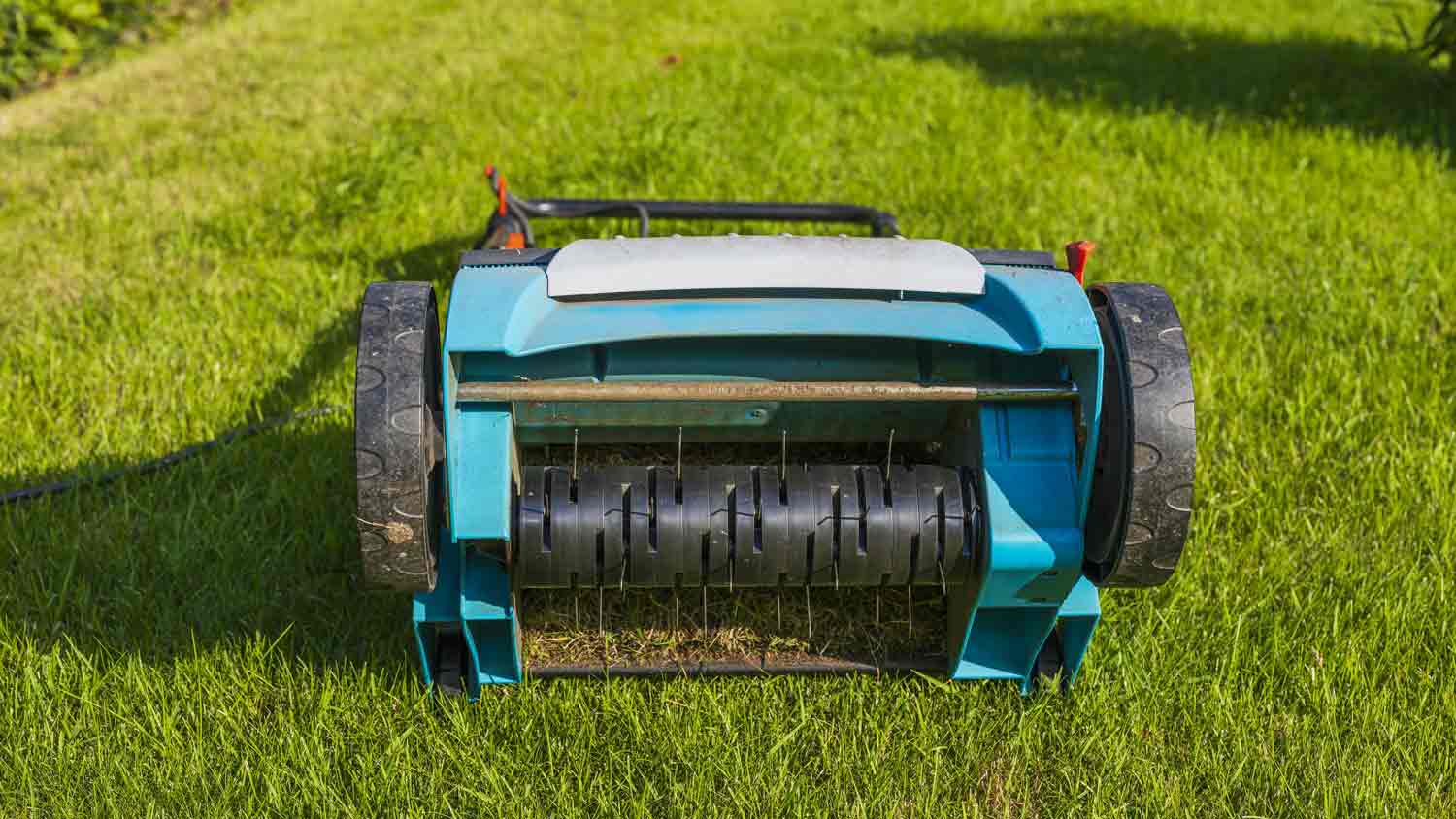 close up on electric lawn aerator