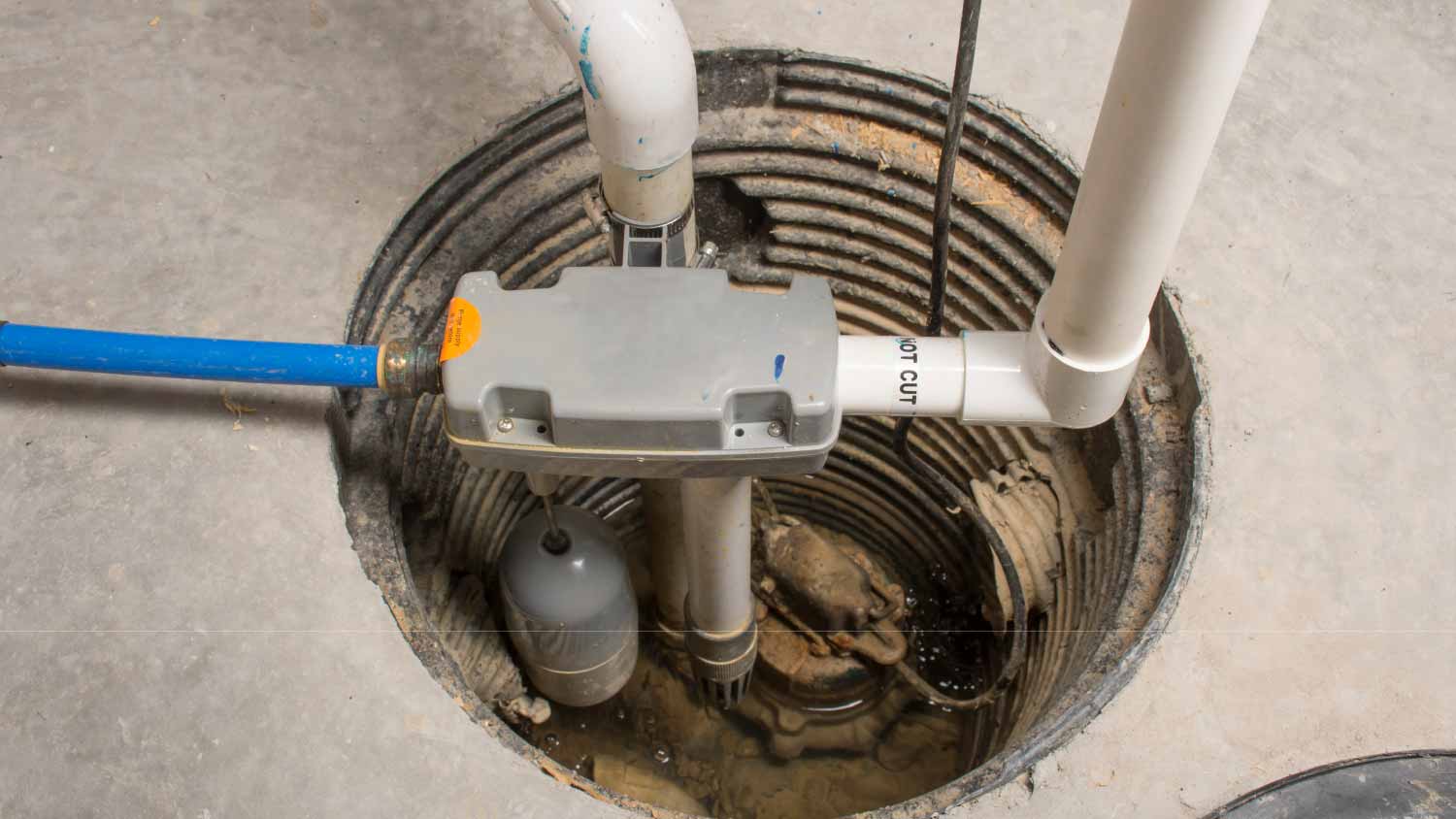 Backup sump pump