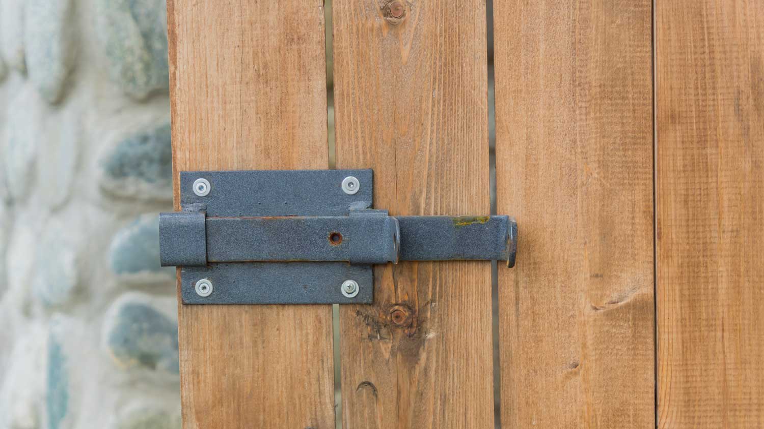 wood gate with lever latch