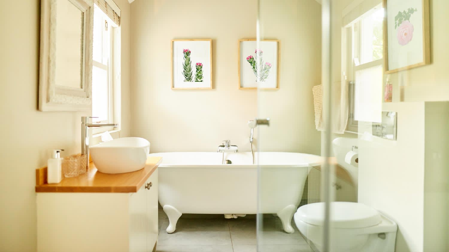 A cozy bathroom with a vintage bathtub
