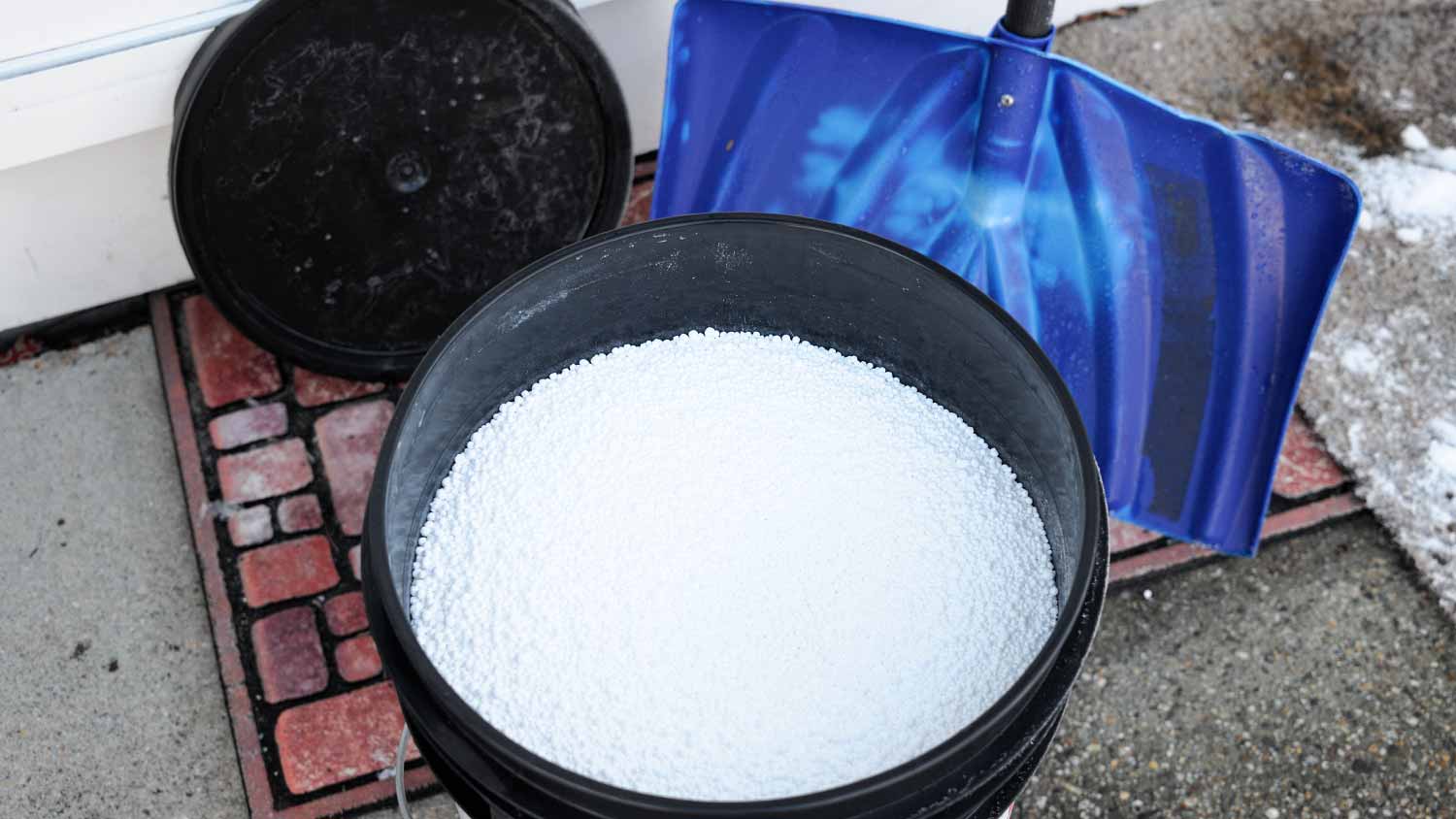 Ice melt in bucket