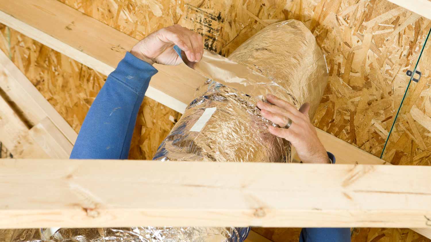 Worker insulating vent duct with Foil Tape