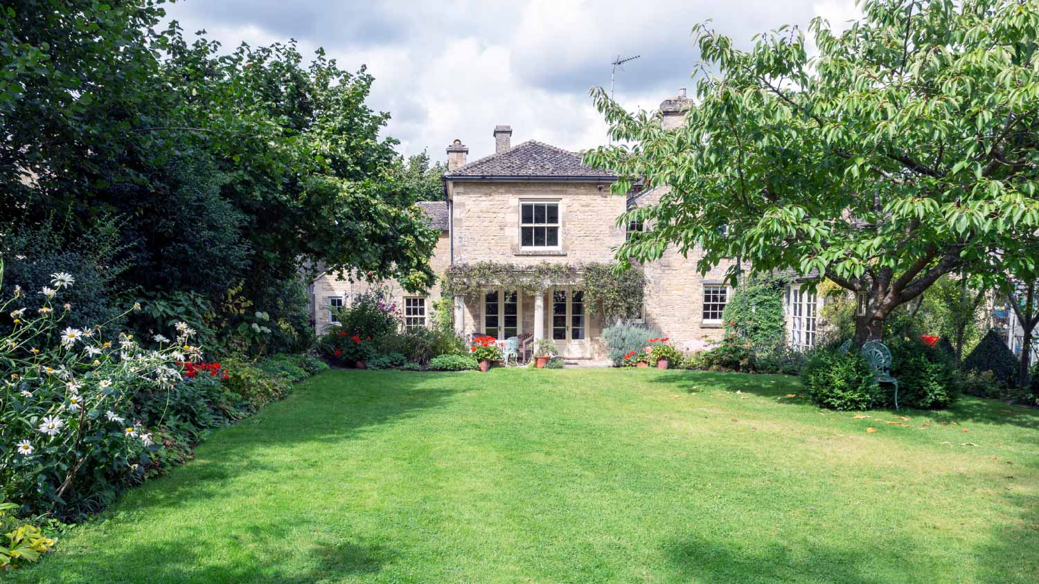 House with large front yard
