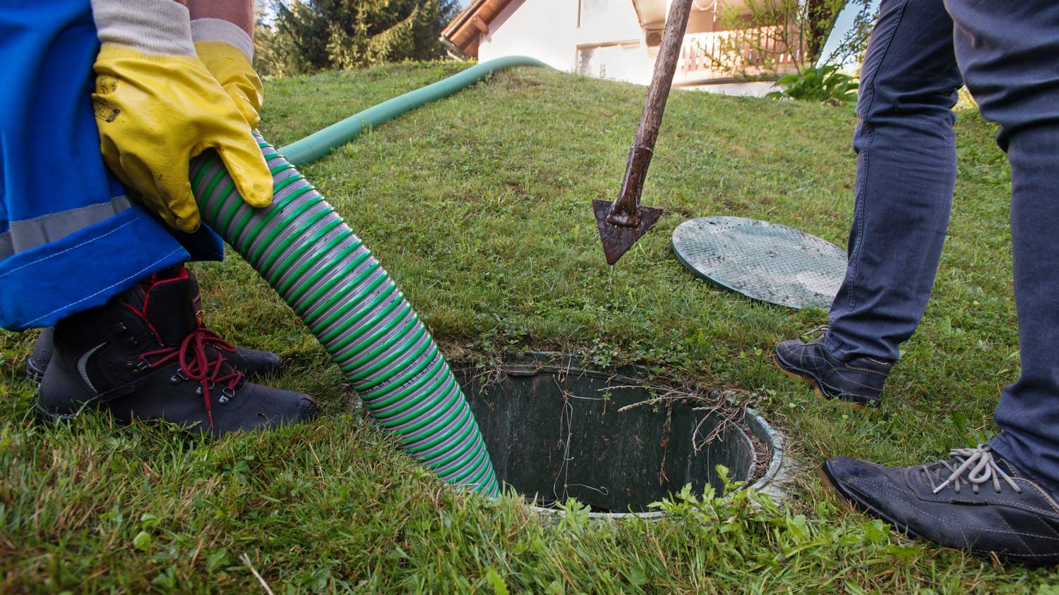 Emptying household septic tank