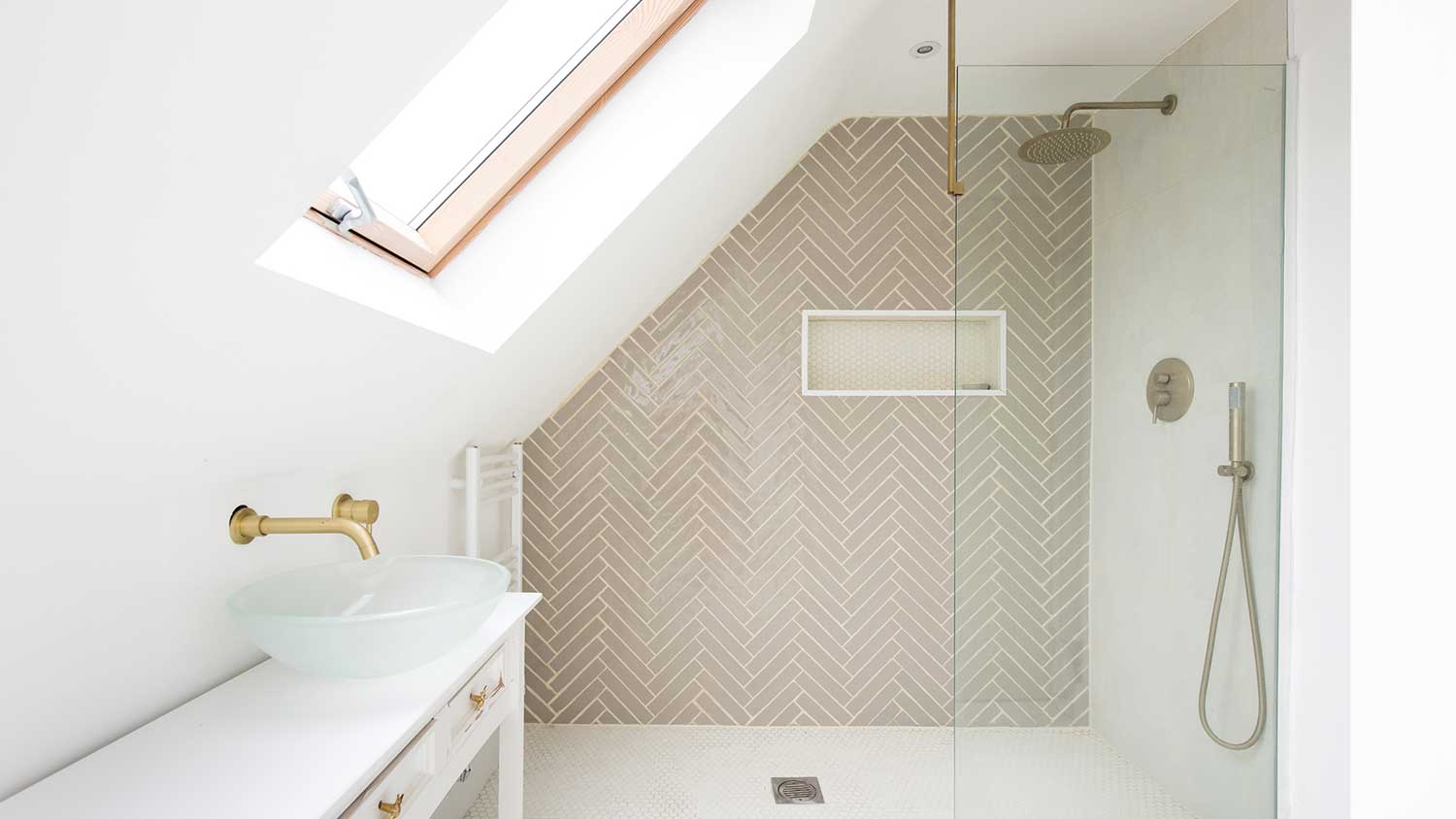 Large shower stall in a modern bathroom