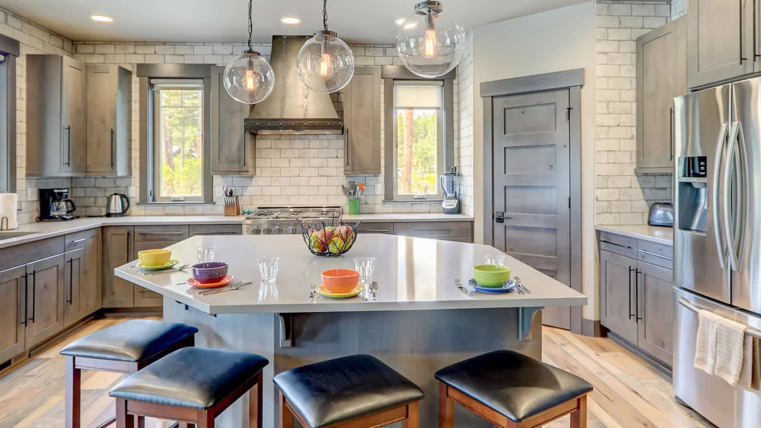 Silver modern kitchen