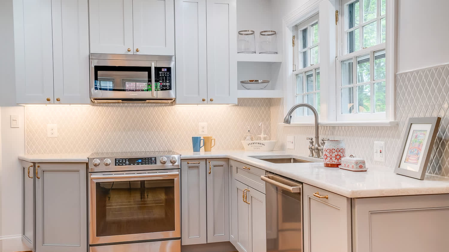 White luxury kitchen