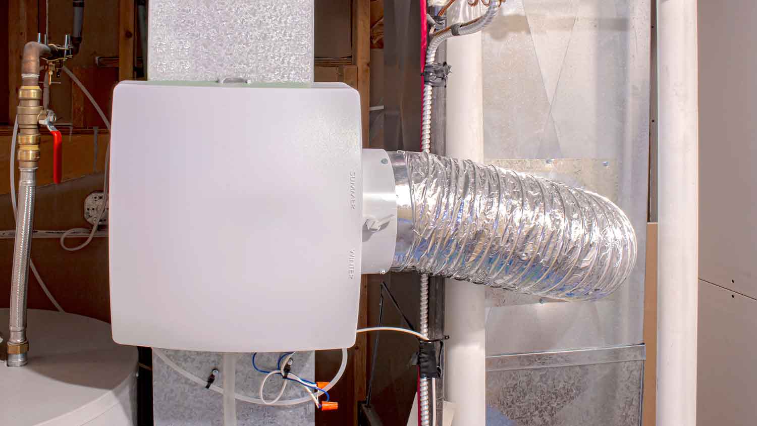 Humidifier attached to furnace air duct