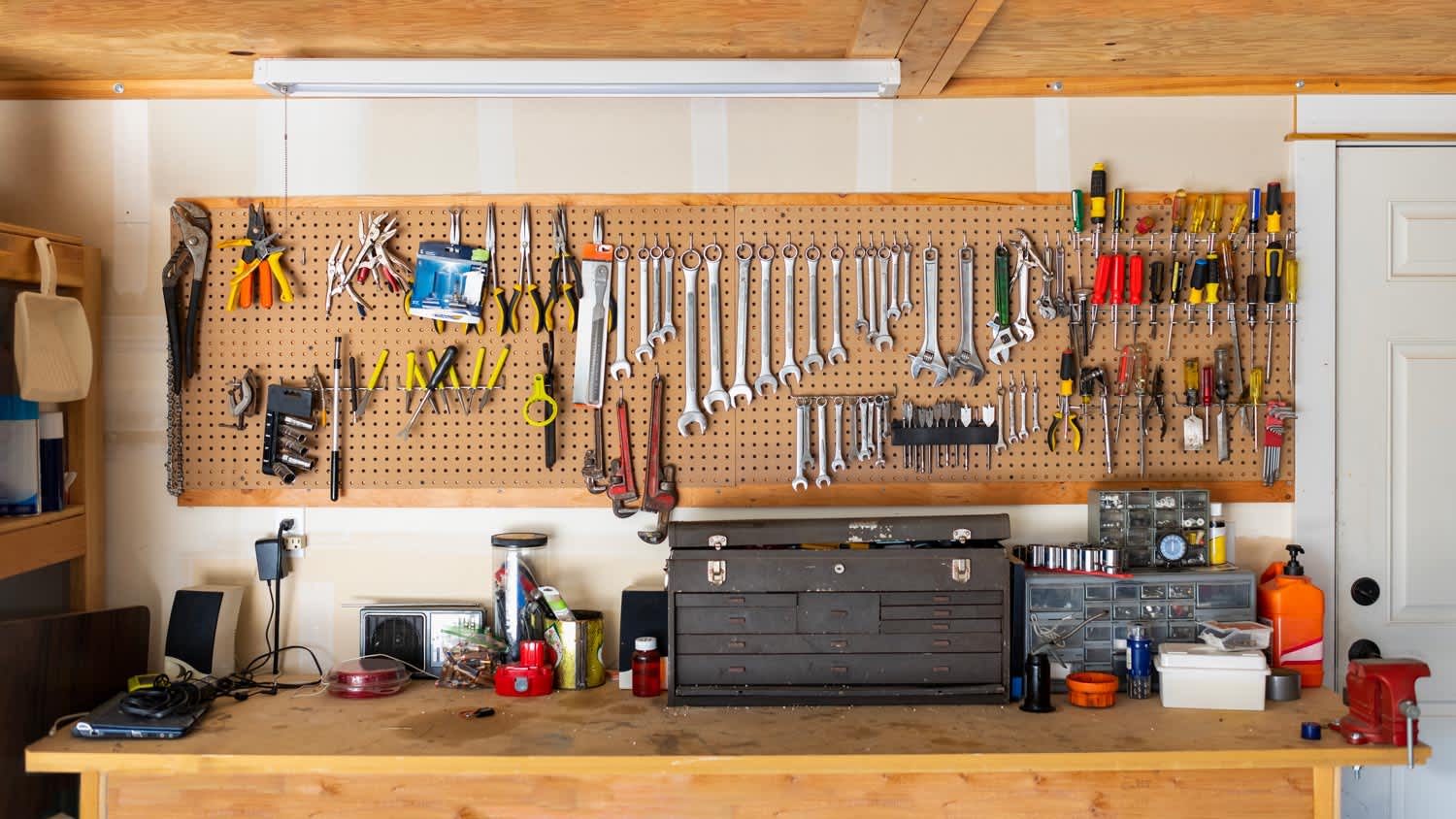 Workbench with tools