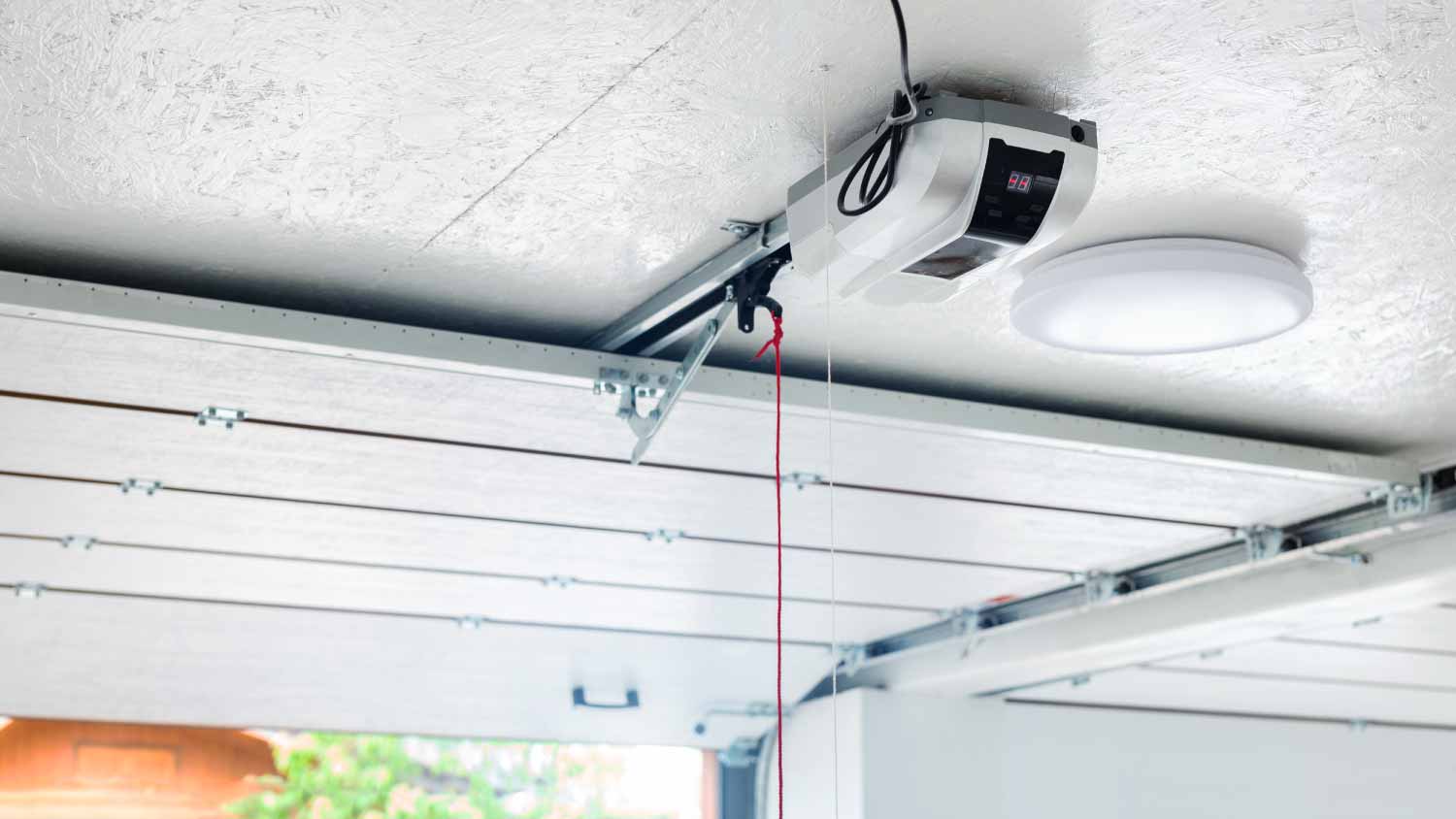 Automatic garage door