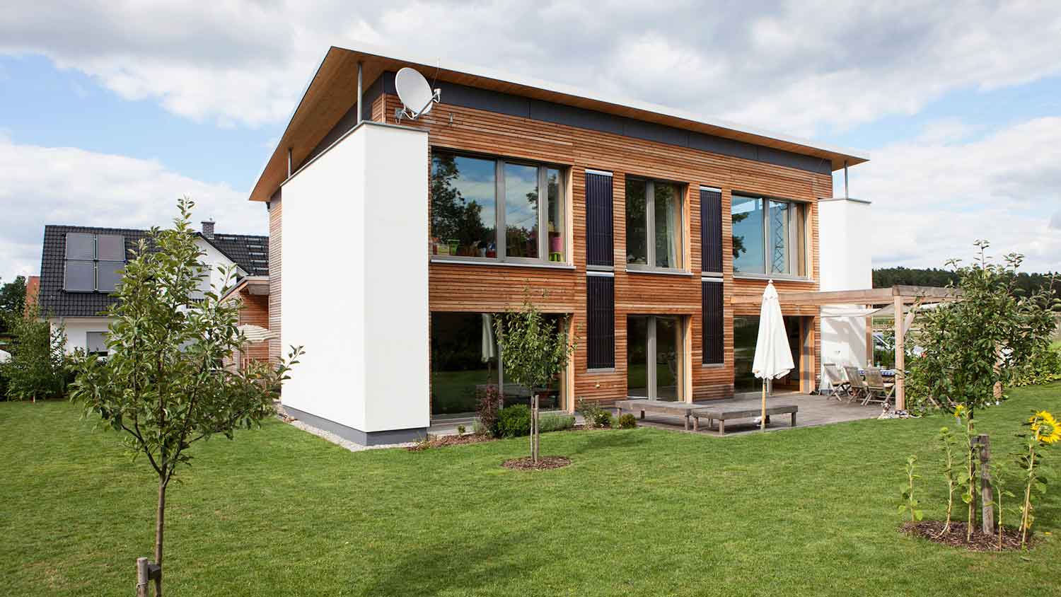 Two story modern house with a big yard