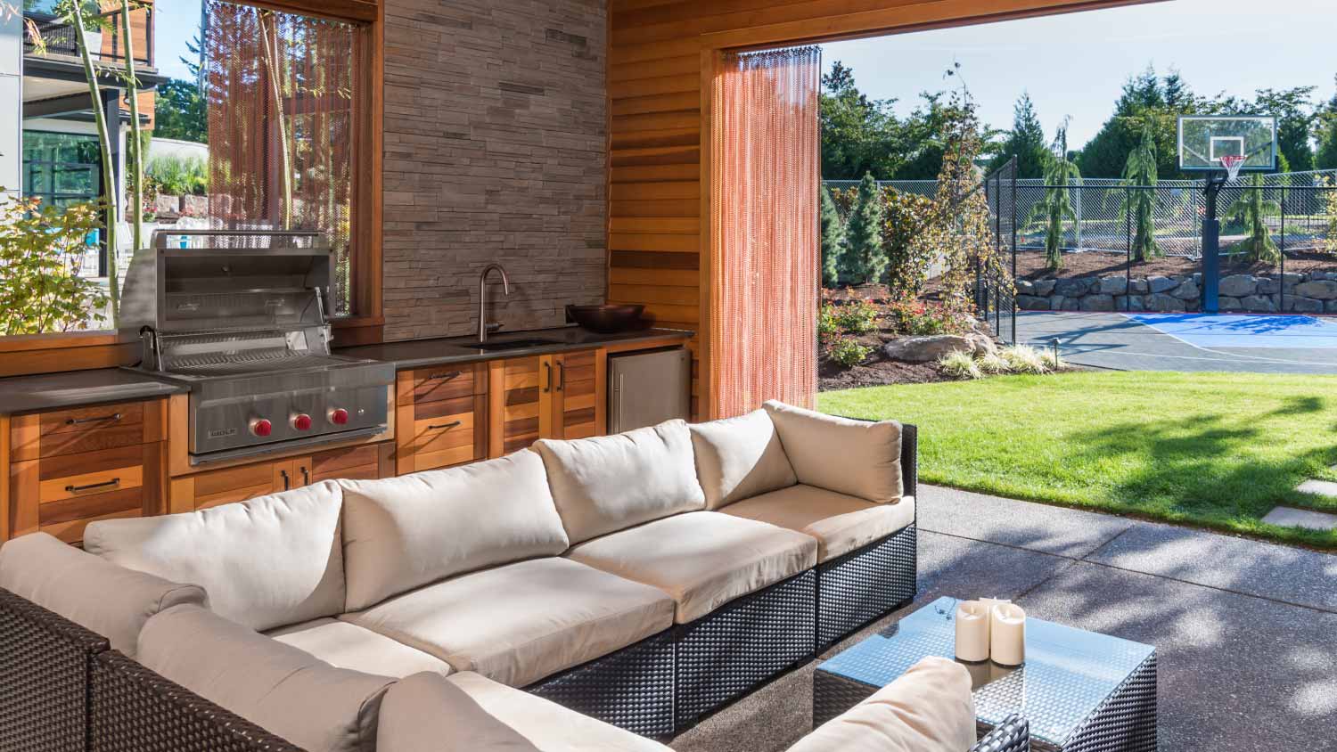 Covered patio with barbecue and sink
