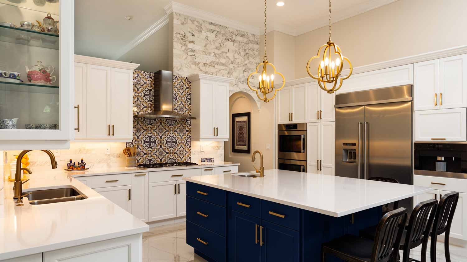 A luxurious and spacious kitchen
