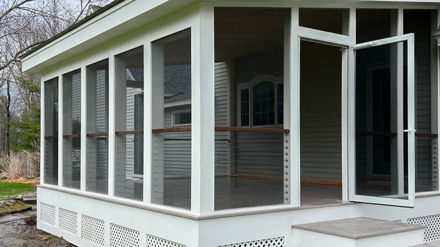 Screened porch in white house