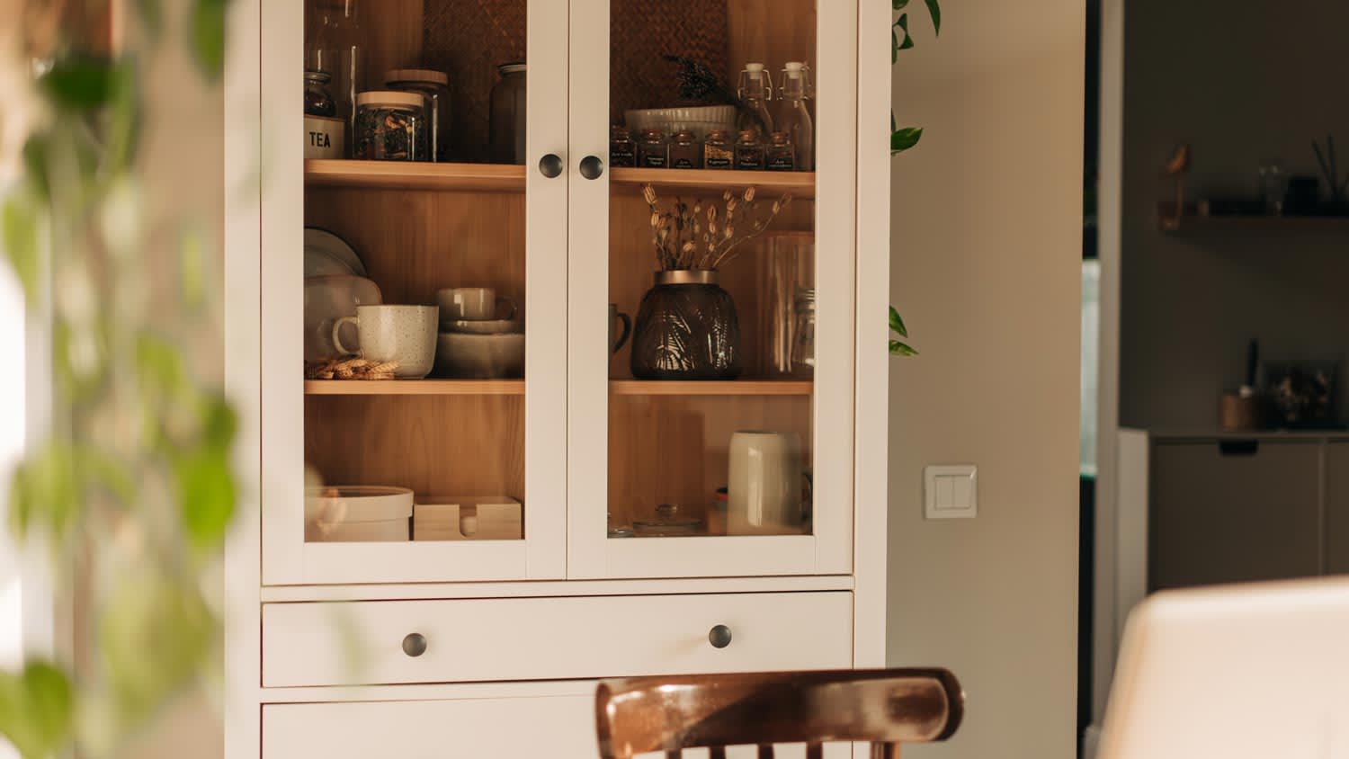 Kitchen glass cabinets