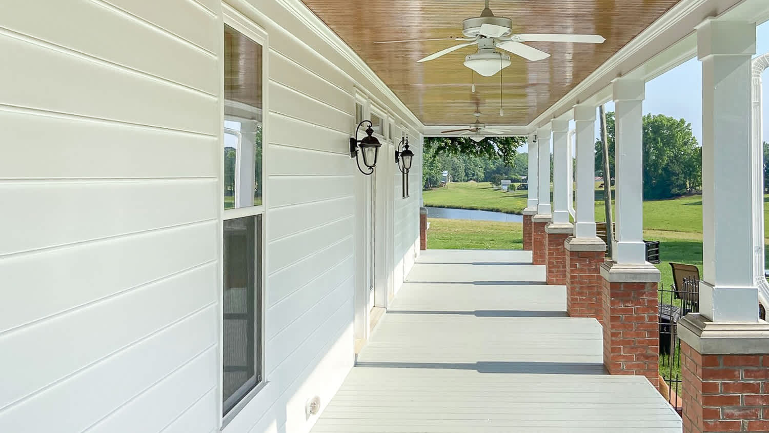 White house porch