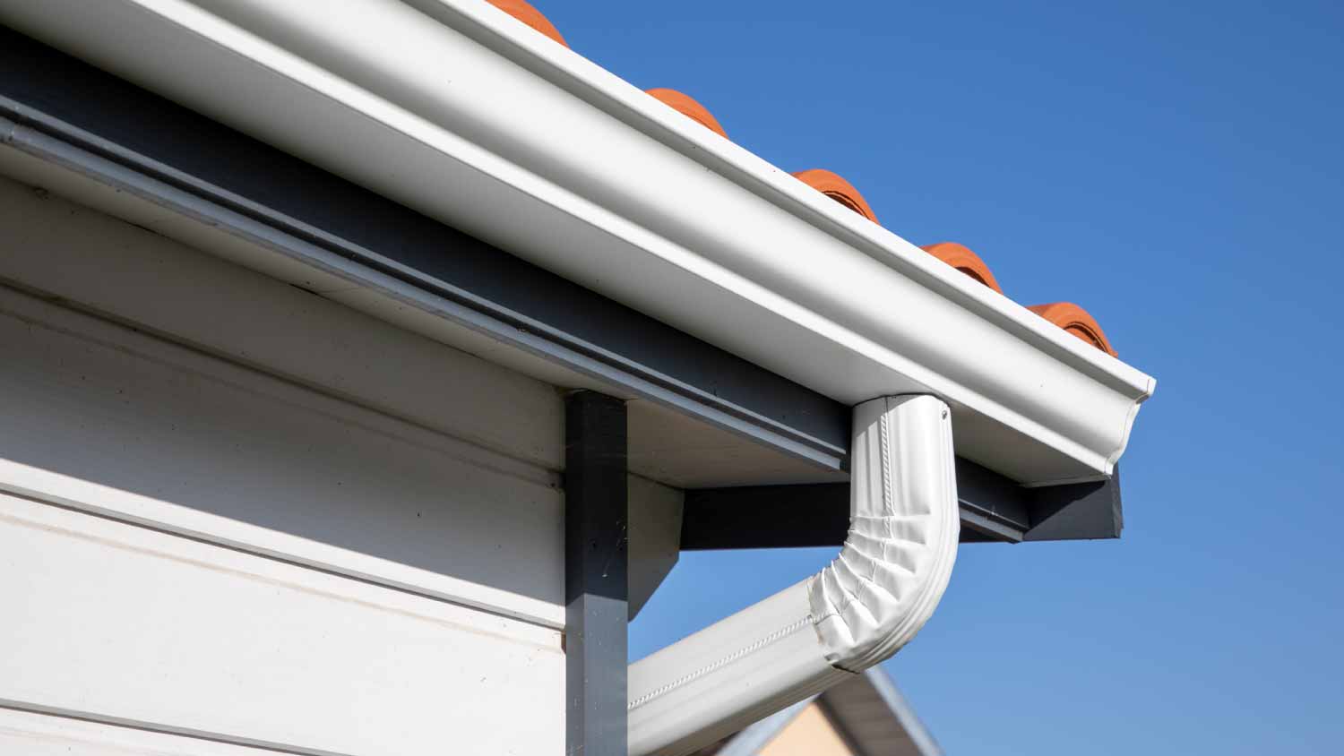 A close up of a aluminium gutter system