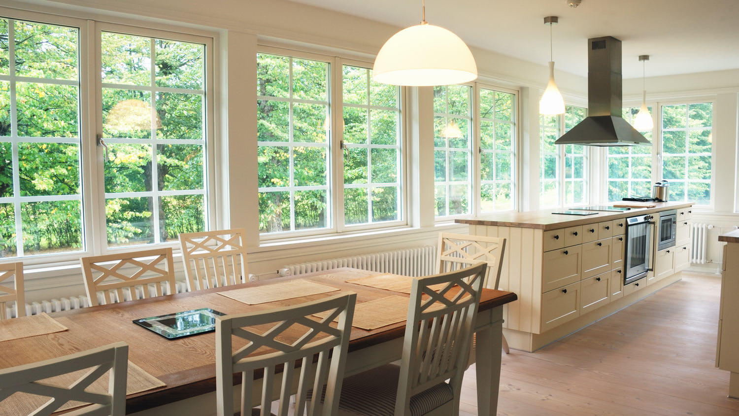 Large kitchen with lots of windows