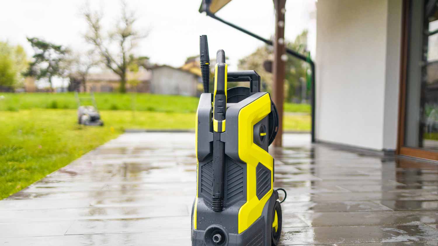 Pressure washer cleaning machine