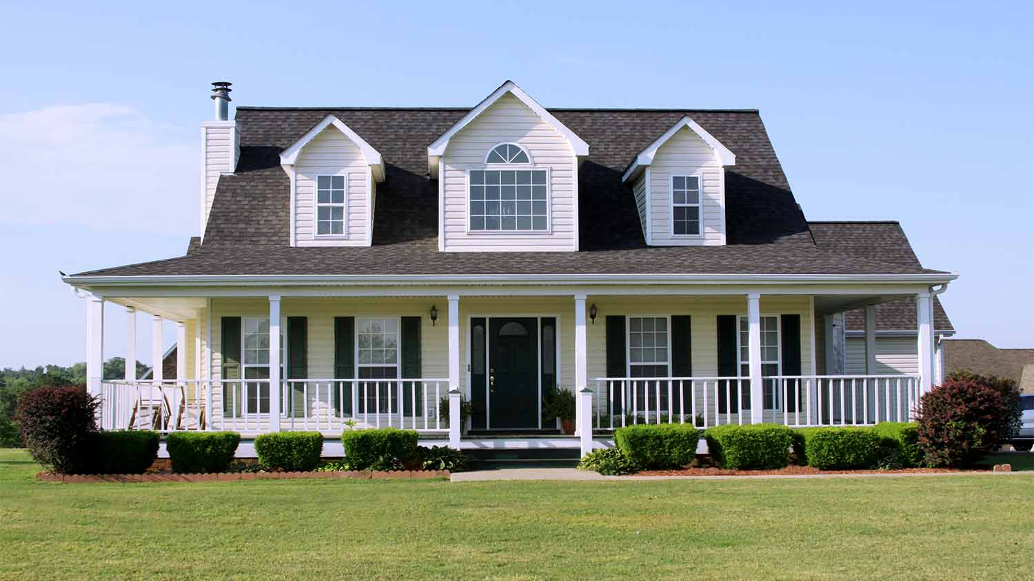 white modern country farmhouse