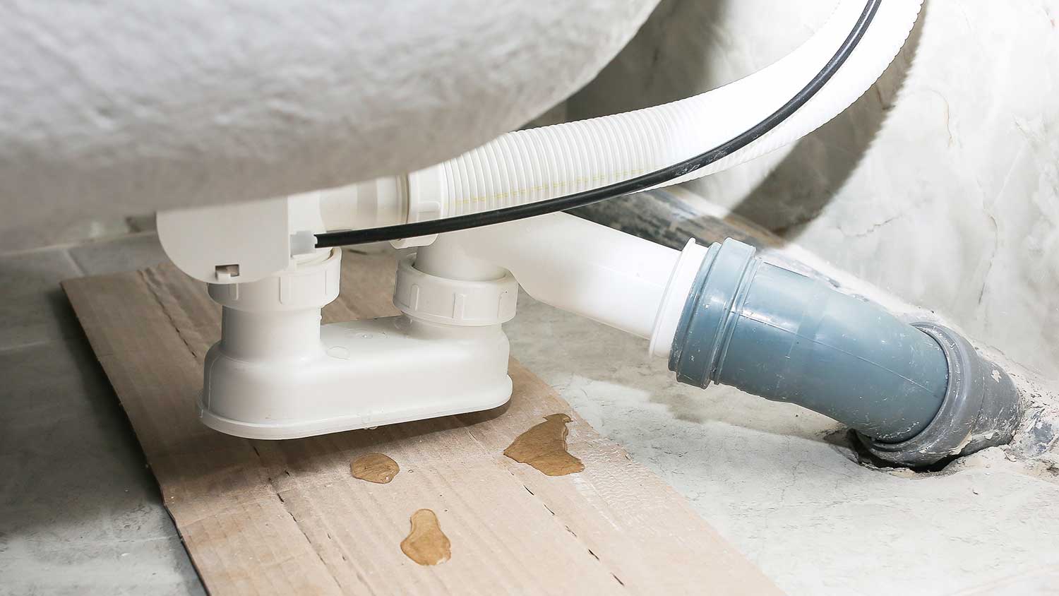 drainpipe connected to the bathtub