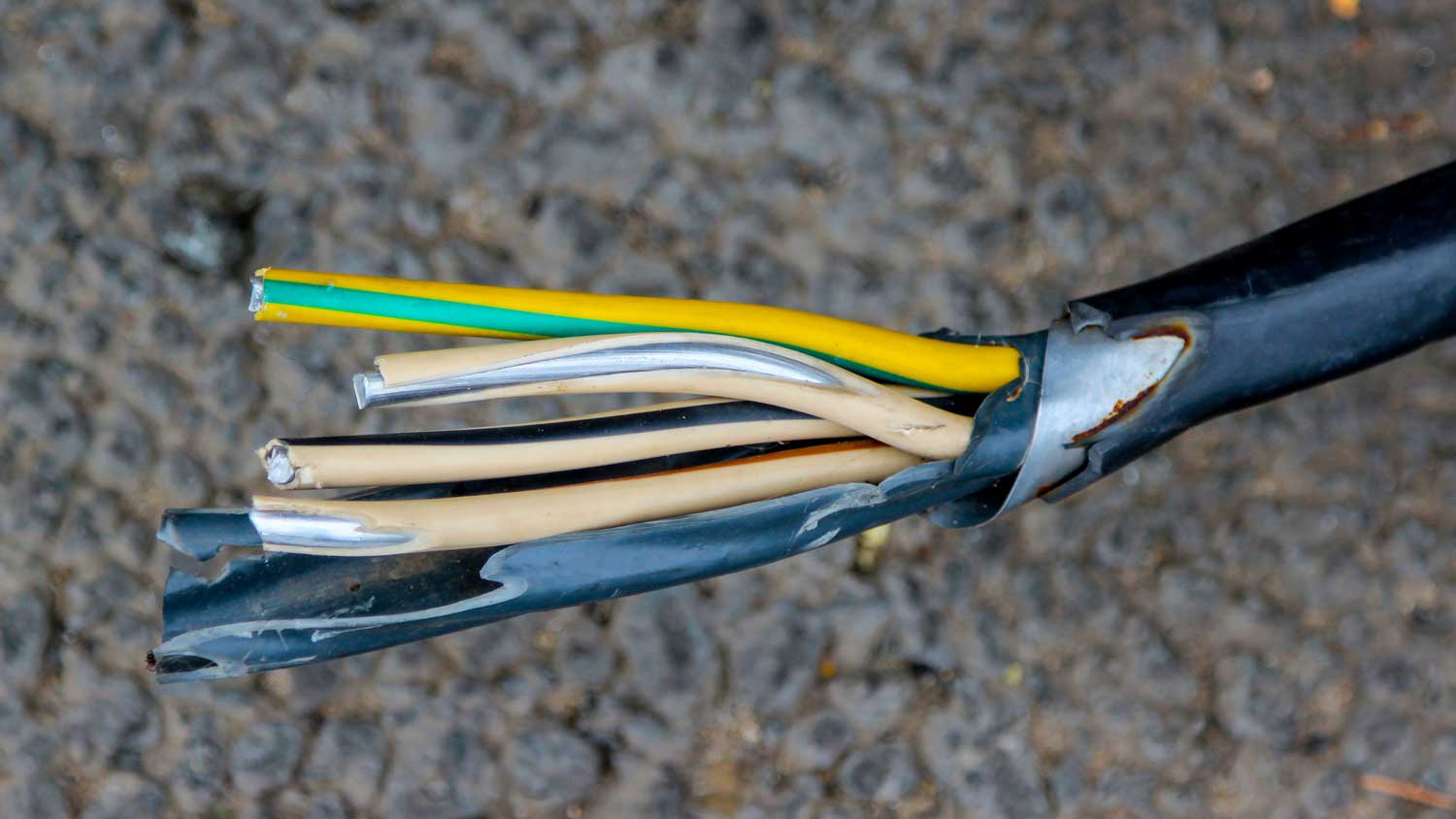 close up of ground wires