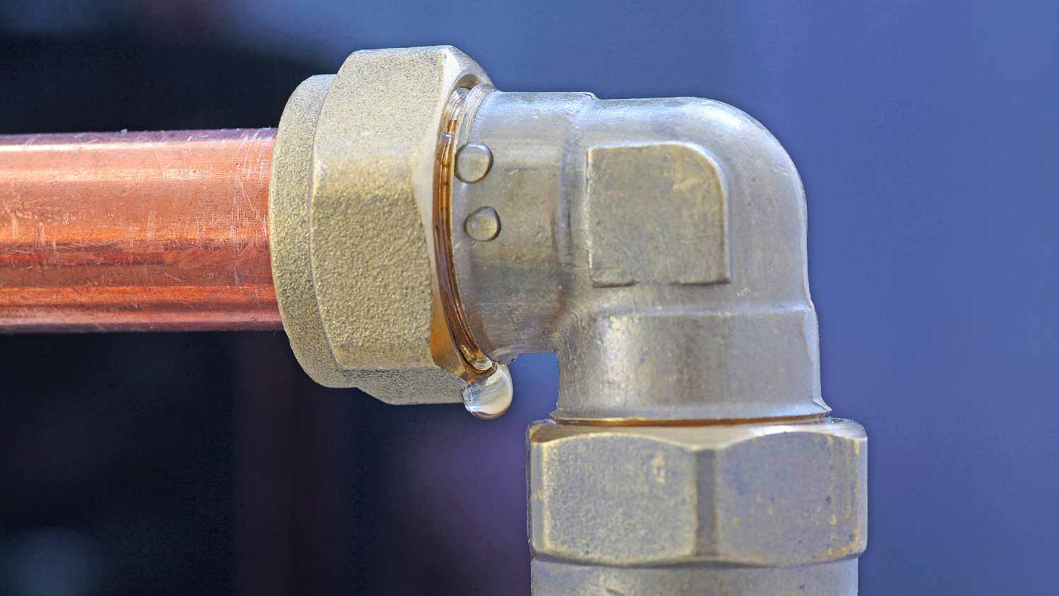 Copper pipe leaking elbow