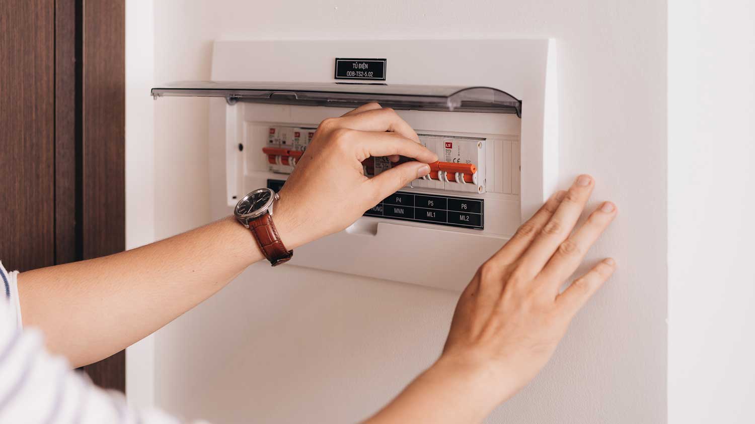 Turning the power off at the electrical panel