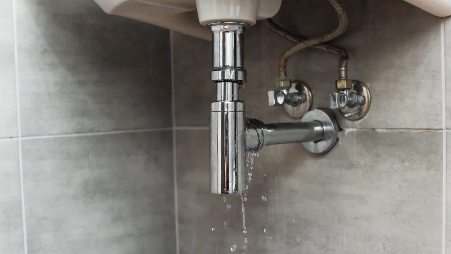 bathroom sink pipe leaking