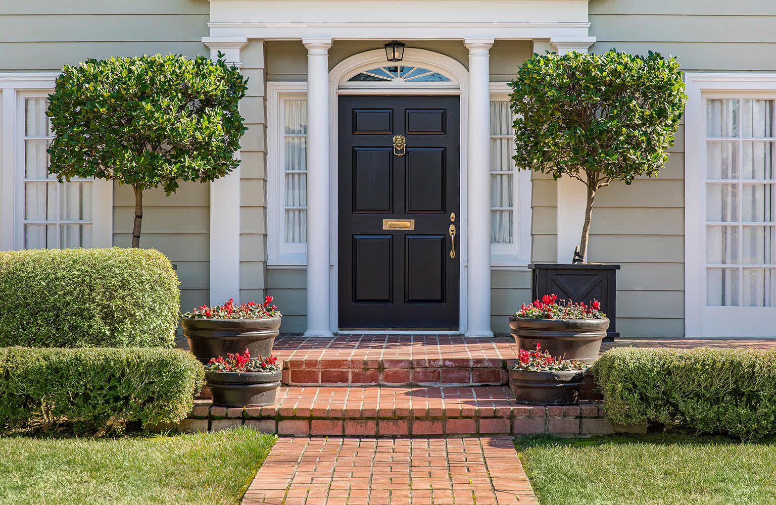 brick front lawn walkway
