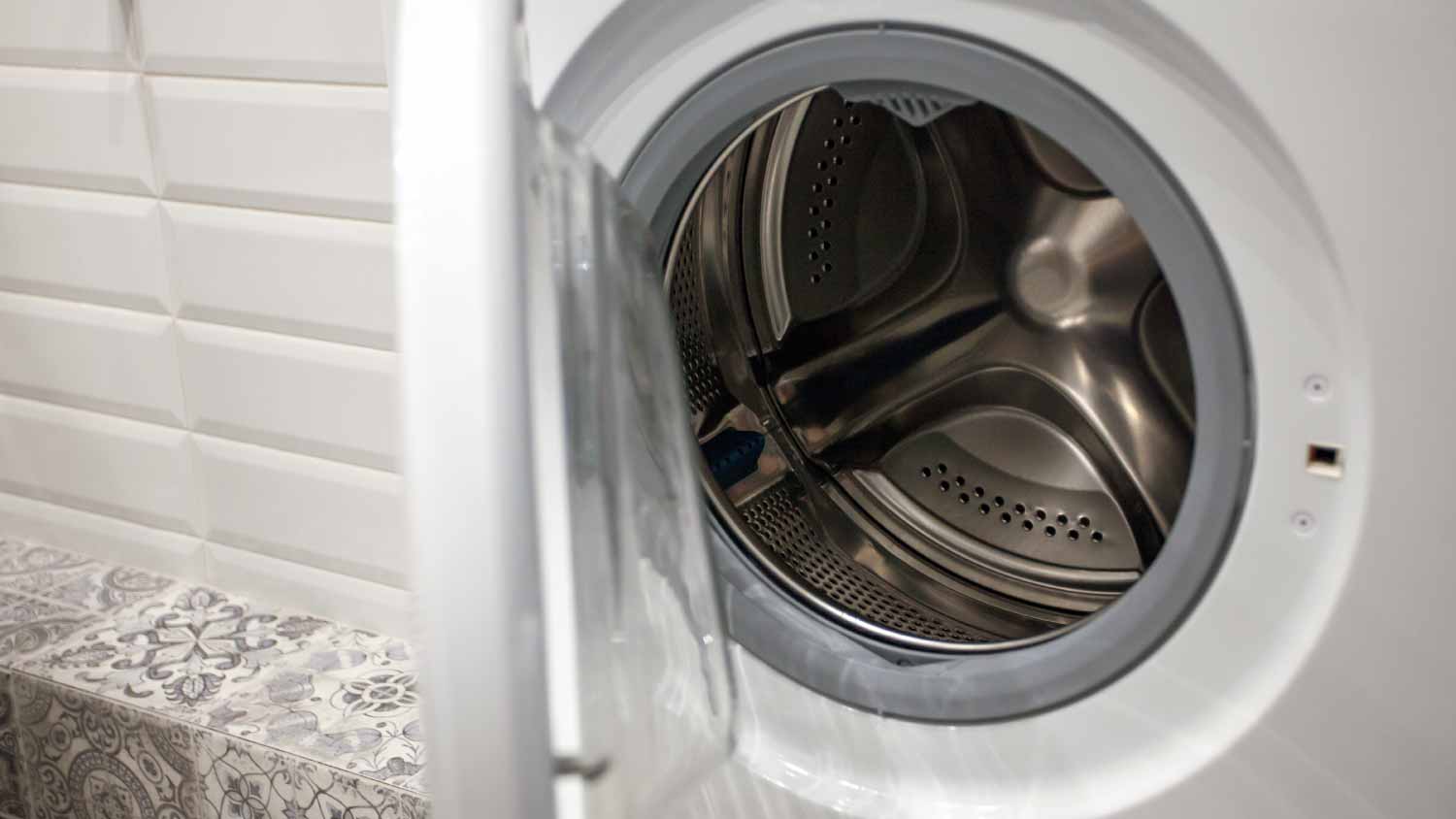Empty washing machine