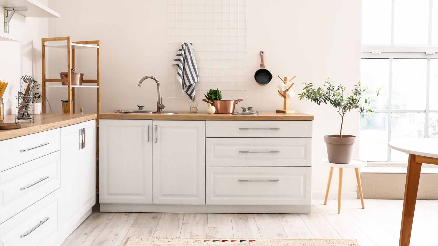 A bright and tidy kitchen